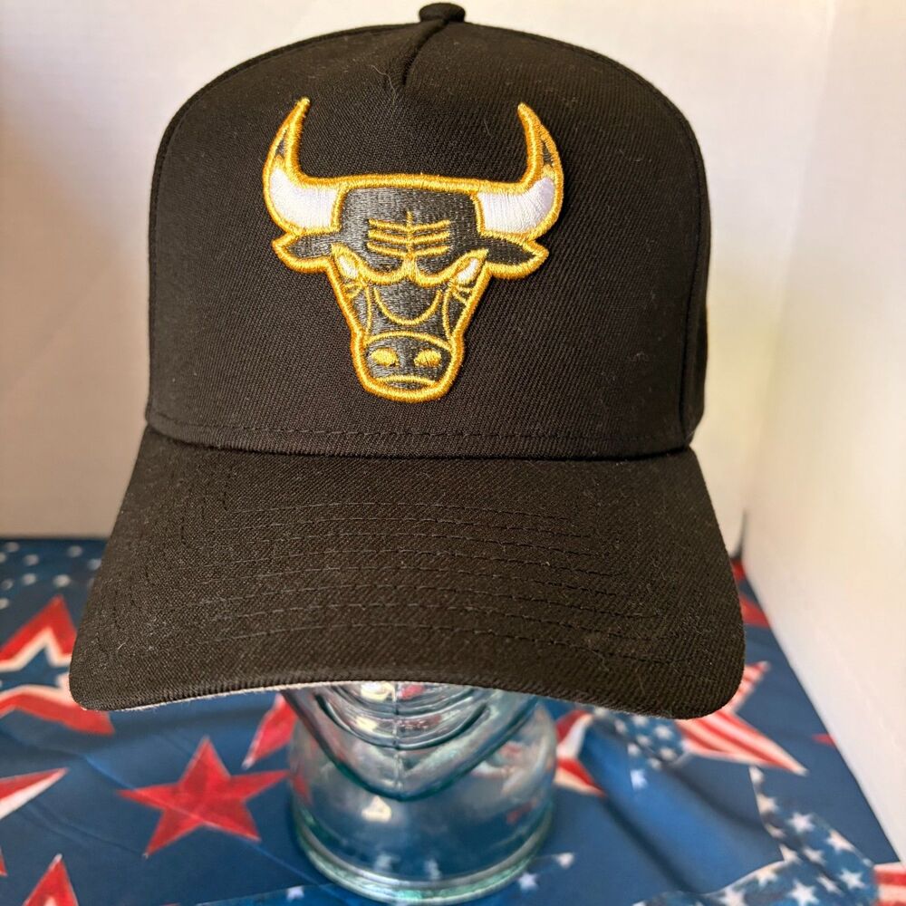 New Era Chicago Bulls Snapback Gray bill "Black Gold" (6x Champs) NBA Hat EUC